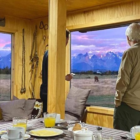 Bed and Breakfast Vista Al Paine - Refugio De Aventura à Torres del Paine National Park Extérieur photo