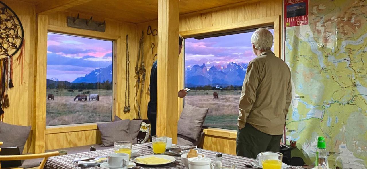 Bed and Breakfast Vista Al Paine - Refugio De Aventura à Torres del Paine National Park Extérieur photo